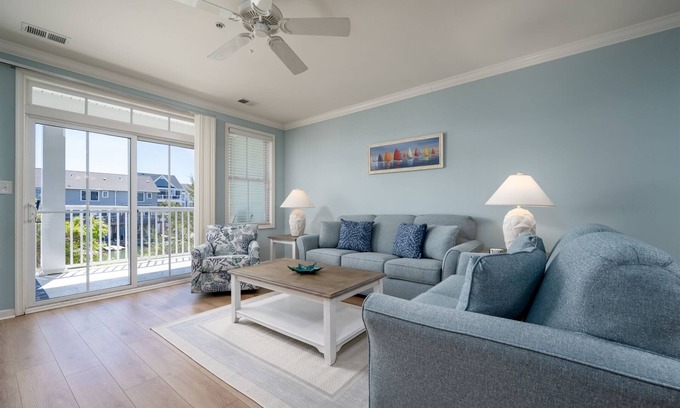 Sunset Island Condo | Sunset Island Condo, Indoor/Outdoor Pools, FREE Linen/Towel Pkg, Parking for 2