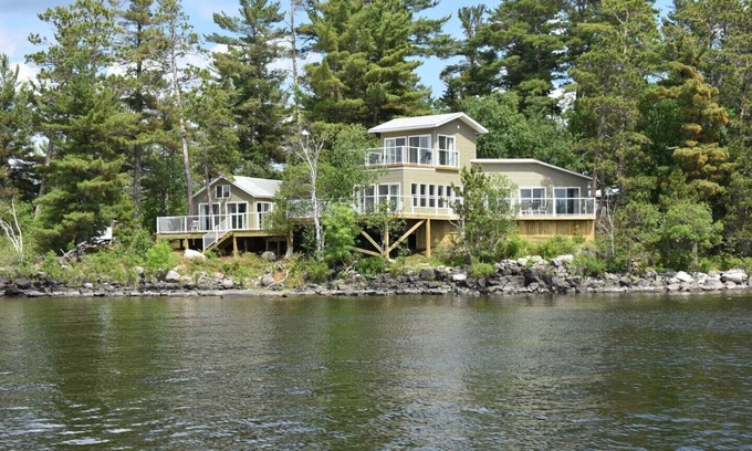 Kenora House | Sunset Island on Lake of the Woods - Beautiful, Modern & Private