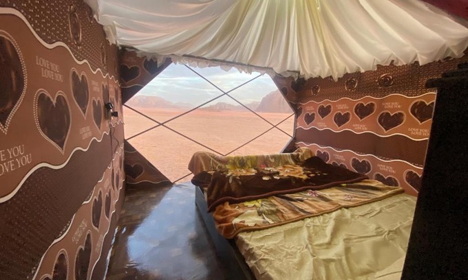 Wadi Rum Hotel | sunset landscape camp and tours