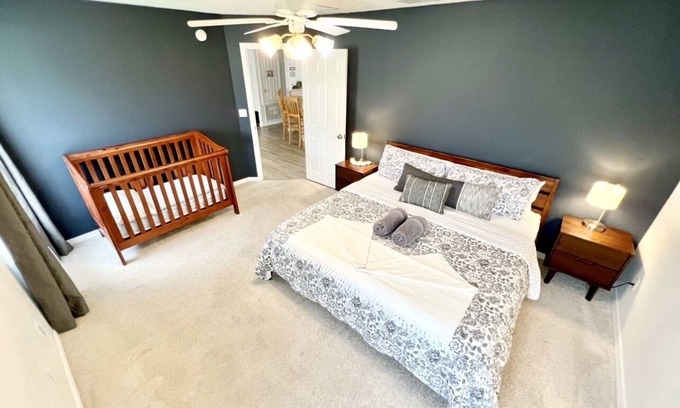 Westside House | Sunset near the lake up to 12 guests,4bds,2baths