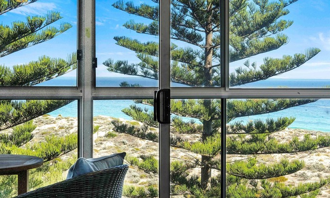Scarborough Apartment | Sunset Oceanview Family Haven 100m from the beach!