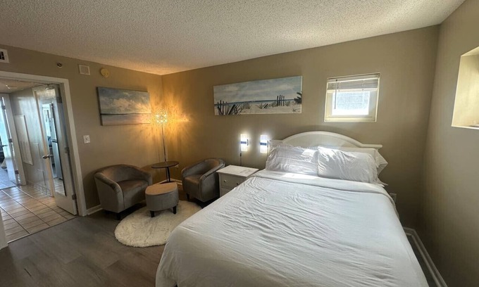 Myrtle Beach Condo | Sunset Over Six, Great Location