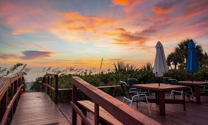 Englewood House | Sunset Rendezvous Beach Condo Upper Unit Manasota Key