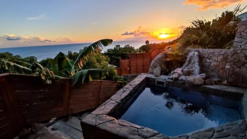 Case-Pilote House | Sunset Sapphire