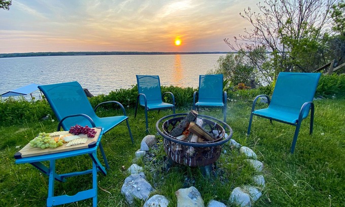 Geneva Cottage | Sunset seneca lake view, wine trail, lake view
