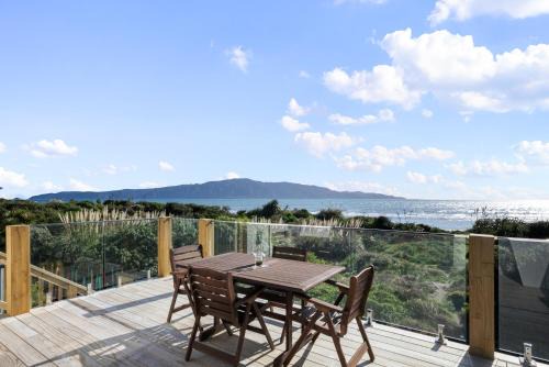 Paraparaumu Beach House | Sunset Shores - Paraparaumu Beach Retreat