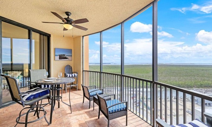Cape Harbour Condo | Sunset Siesta |Cape Harbour Amazing Sunset View - 2/2 Luxury Condo