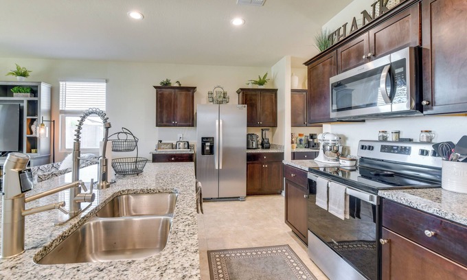 Florence House | Sunset Siesta Estate – Desert Beauty! 3 BDR Home in Historic Florence