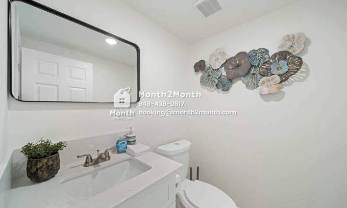 Pomona House | Sunset Stay on Lewis St #42390