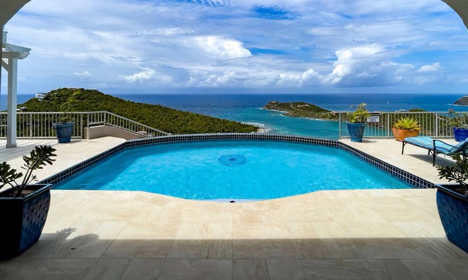 Fish Bay House | Sunset, Sunrise & Ocean Views, 3 Bed 4.5 Bath, Close to Cruz Bay & Beaches. Gym