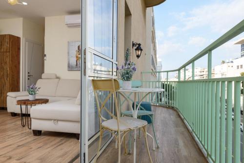 Old North Apartment | Sunset TLV Apartment - Ben Yehuda 175