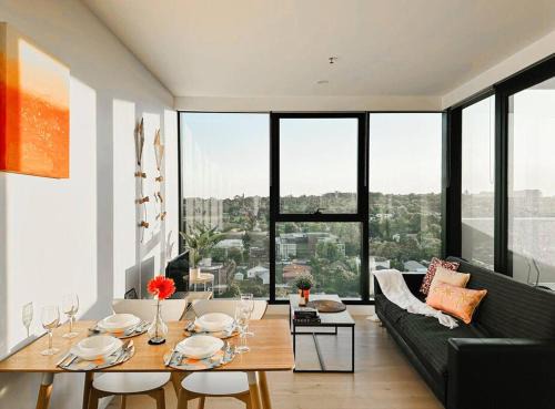 Box Hill Apartment | Sunset view 2B2B apt Box Hill w Parking+Gym+BBQ