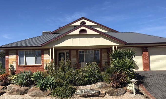 Seaford Rise Apartment | Sunset Vista, a stylish, modern boutique Bed and Breakfast for up to two guests