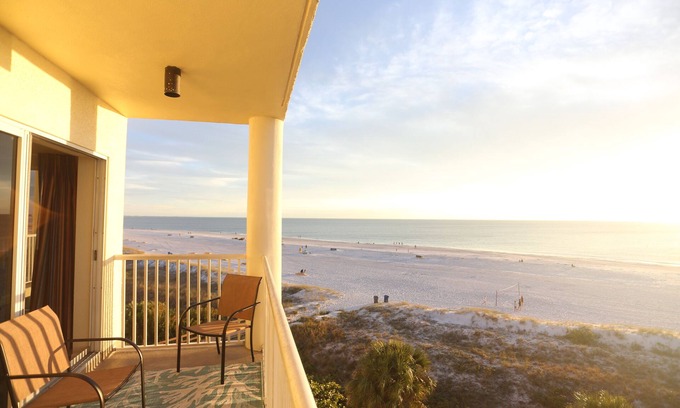 Treasure Island Condo | Sunset Vistas Beach Front St. Pete Beach Treasure Island Clearwater Parking WIFI