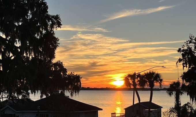 Mount Dora Apartment | Sunsets and waterfront views just steps to Downtown Mount Dora, FL