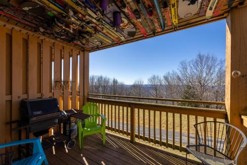 Snowshoe Apartment | Sunsets at Summit 108b, free WI-FI, parking and AC