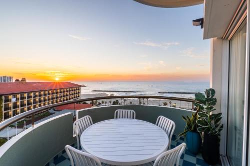 Herzliya Pituach Apartment | Sunsets Paradise 2BR with Parking by Beachfront Stay
