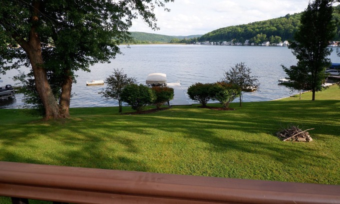 Cuba House | Sunsets & Skiing- Lake Front Rental House on Cuba Lake