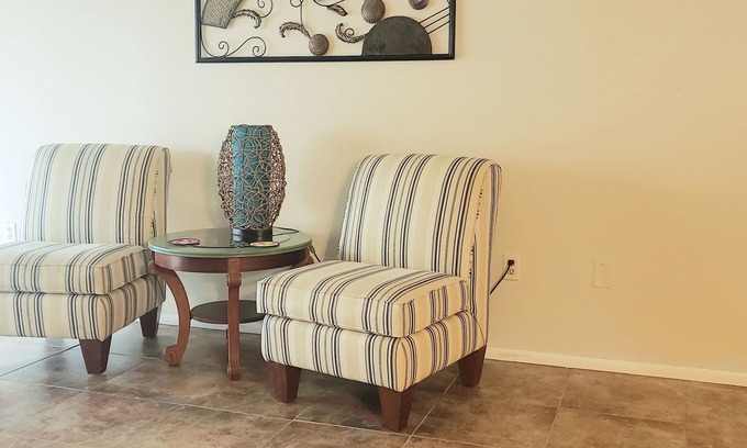 Ridge Wood Heights Condo | Sunshine 2-bedroom apartment 5 mile from Siesta Beach