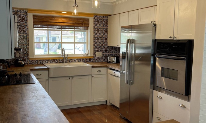 The Cove House | Sunshine and Fun, heated pool, walk to the beach. Check out summer prices!