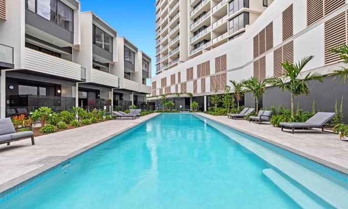 Maroochydore Apartment | Sunshine Coast Delux 3 bed Apartment close to Cotton Tree Beach