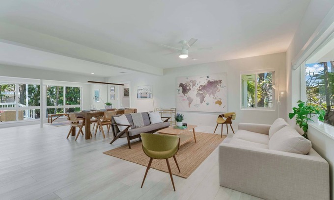 Hollywood Lakes House | Sunshine Edit- Contemporary, Yard and Near Beach