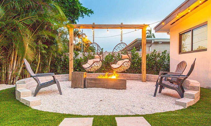 North Miami Beach Villa | Sunshine Hideaway 5 BR Villa Pool Terrace Fire Pit