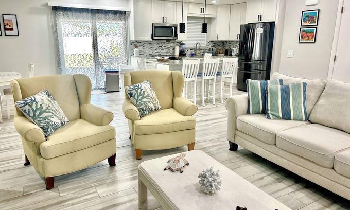 Palma Sola House | Sunshine home, 6 miles to AnnaMaria Island & IMG, Pet Allow/Additional Fee