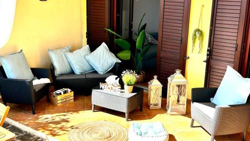 Porto Pino House | Sunshine House