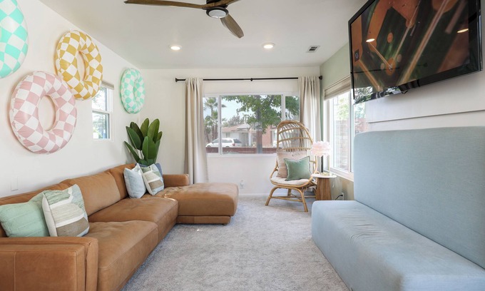 La Mesa House | Sunshine Mesa Spa Ac 10+ Guests Theatre Downtown Beach 3 Bed/2 Bath
