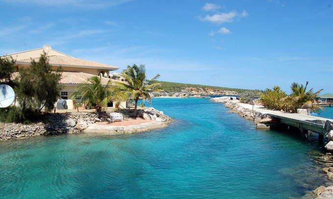 Willemstad Apartment | Sunshine Penthouse 4 BR family rental in walking distance to Mambo Beach