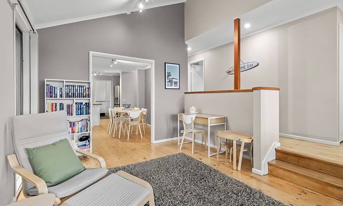 Sunshine Bay House | Sunshine Retreat - walk to the beach