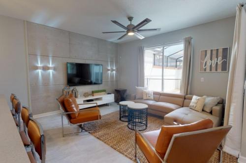 Kissimmee House | Sunshine & Storybook Stays