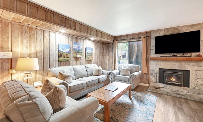 Mammoth Lakes Condo | Sunshine Village 157: Pet Friendly, Centrally Located in Town
