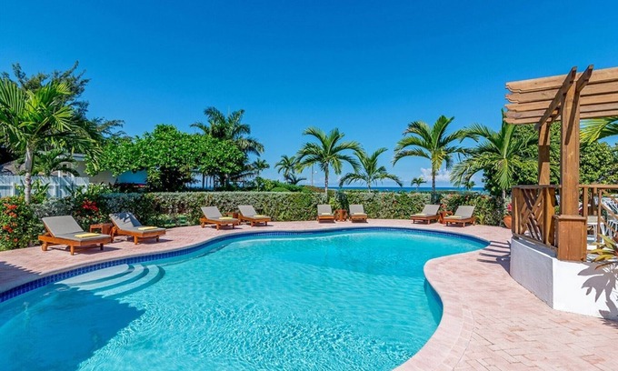 Runaway Bay Villa | Sunspot Villa, 6 bdr beachfront villa in Runaway Bay, Jamaica