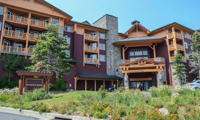 Mammoth Lakes Condo | Sunstone #131 | Year-Round Activities w/Shared Pool, Hot Tub & BBQ
