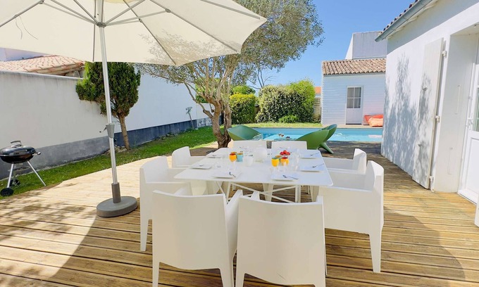 Saint-Clement-des-Baleines House | Superb villa with swimming pool in the village