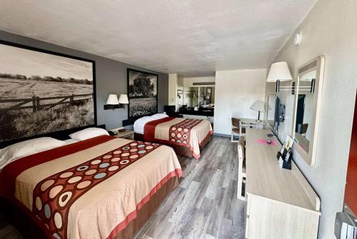 Athens Hotel | Super 8 by Wyndham Athens TX