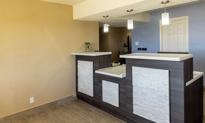 Big Spring Hotel | Super 8 by Wyndham Big Spring