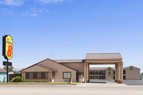 Childress Hotel | Super 8 by Wyndham Childress