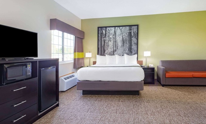 Emmetsburg Hotel | Super 8 by Wyndham Emmetsburg