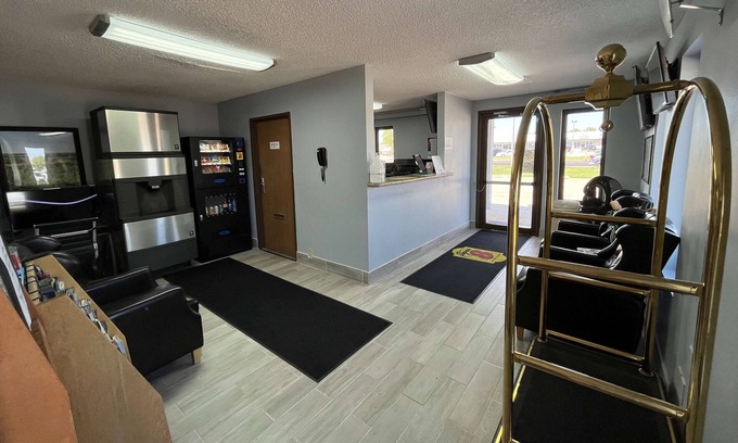 Emporia Hotel | Super 8 by Wyndham Emporia
