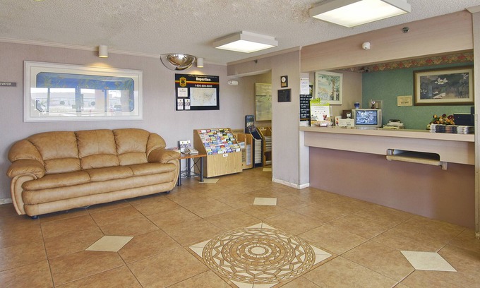 Winkler Hotel | Super 8 by Wyndham Fort Myers