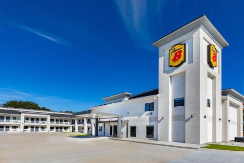 Barker Hotel | Super 8 by Wyndham Houston NW Beltway 8-West Rd