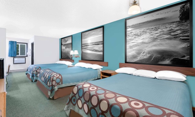 Huron Hotel | Super 8 by Wyndham Huron