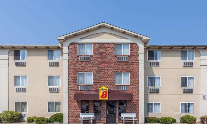 Irving Hotel | Super 8 by Wyndham Irving DFW Airport/South