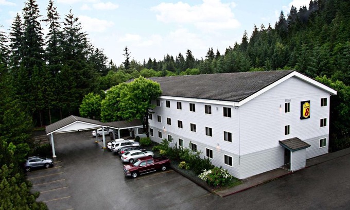Mendenhall Valley Hotel | Super 8 by Wyndham Juneau