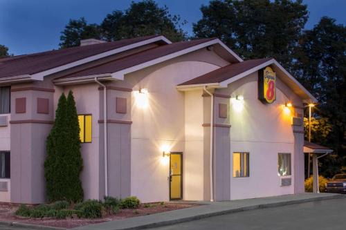 Lewisburg Hotel | Super 8 by Wyndham Lewisburg