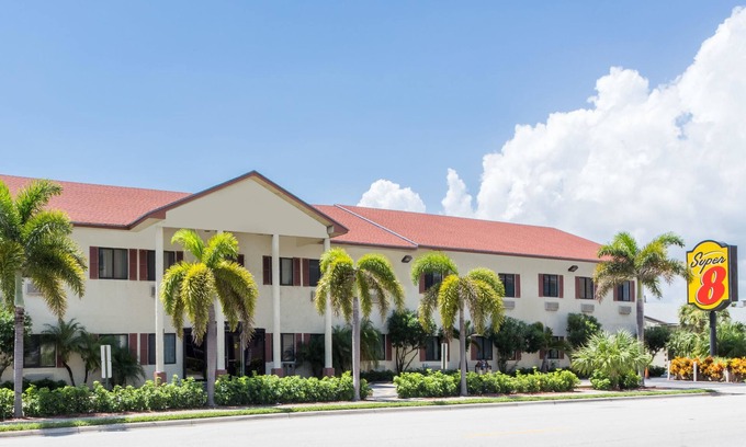 Harbor Village Hotel | Super 8 by Wyndham Pompano Beach