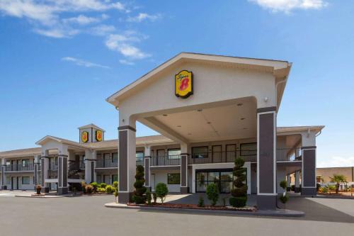 Prattville Hotel | Super 8 by Wyndham Prattville Montgomery